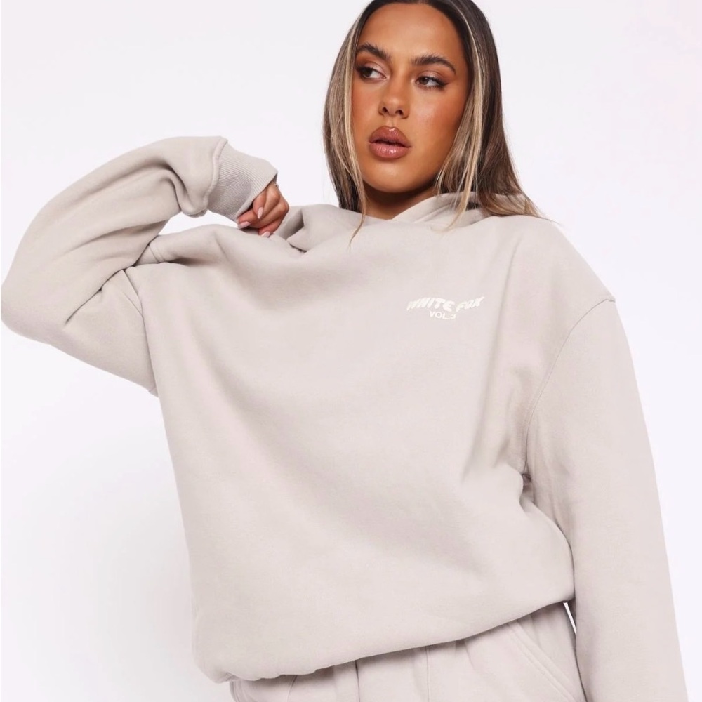Like new White Fox Vol3 beige hooded sweatshirt size S/M